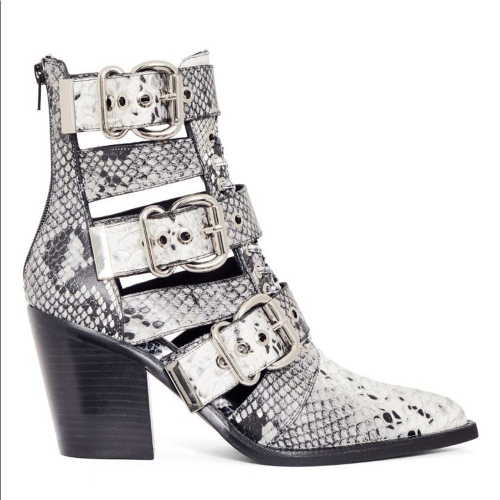 Jeffrey Campbell Caceres